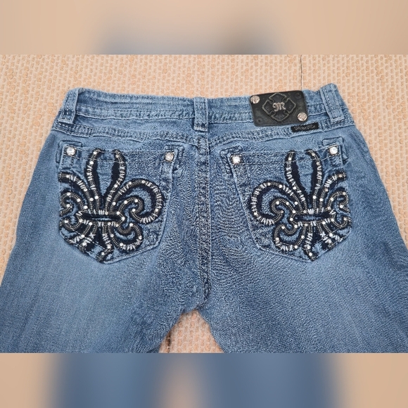 Miss Me Boot Cut Women’s Jeans 30x33 Low Rise Distressed Bling Sequins - Picture 3 of 16